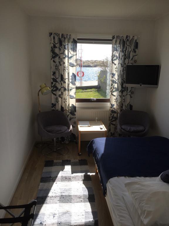 Hotell Fisketangen Kungshamn Oda fotoğraf